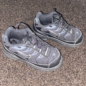 Nike Max Air, black, kids US size 9c